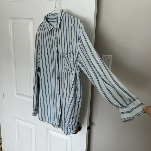 American Eagle Sm button up shirt, light blue and denim blue 100% viscose SOFT!! - Picture 4 of 12